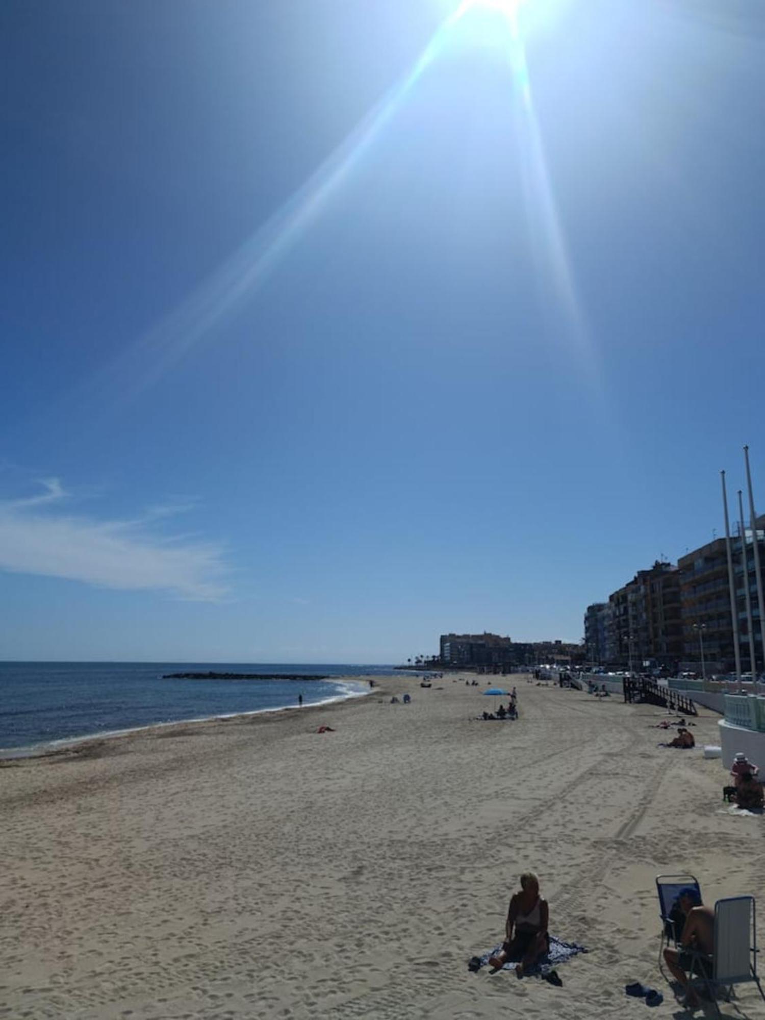 Pmt16 - Large City Apartment On The Beach Torrevieja Exterior photo